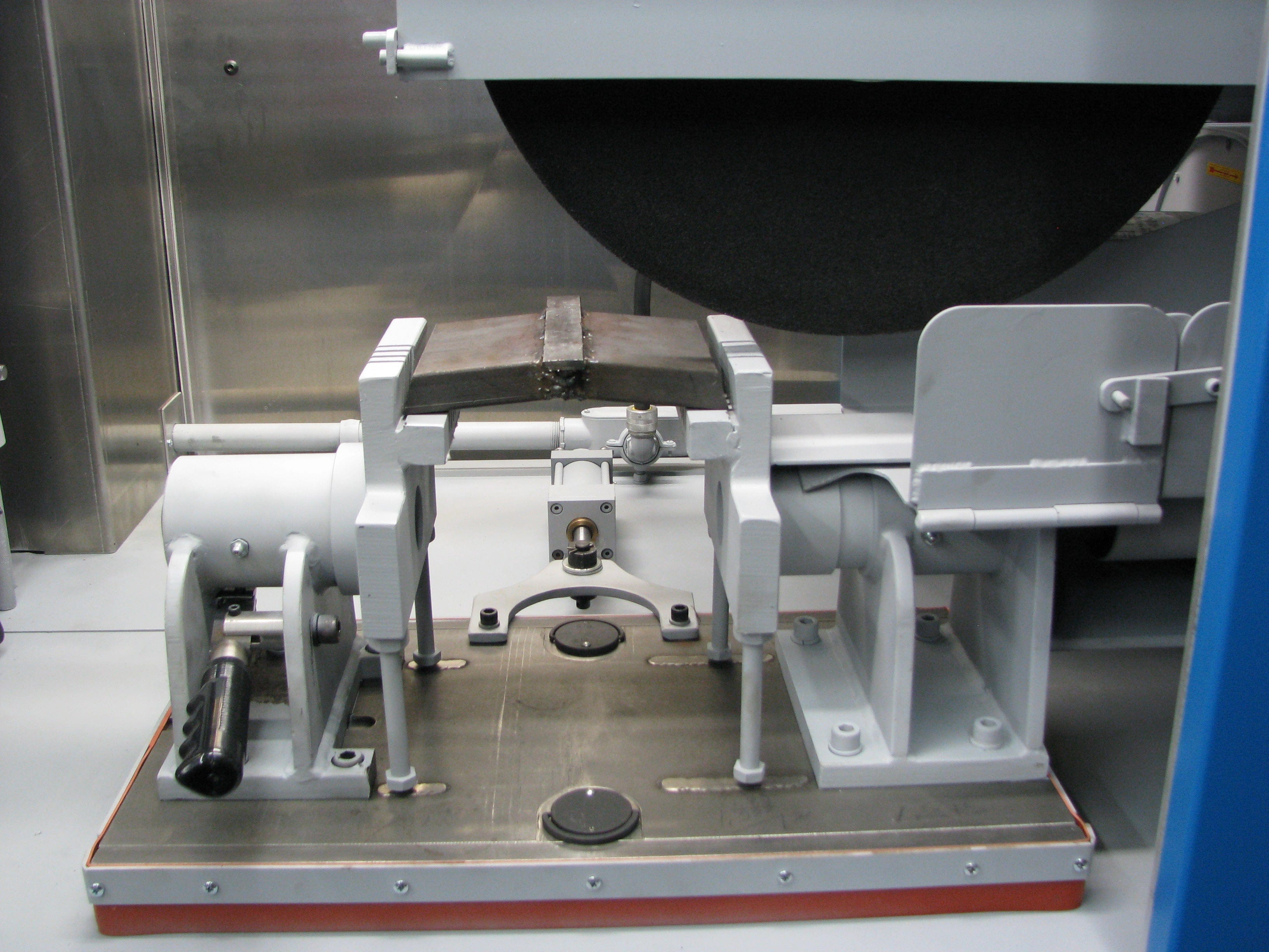 Plate Cutting Fixture for WTC-20HR